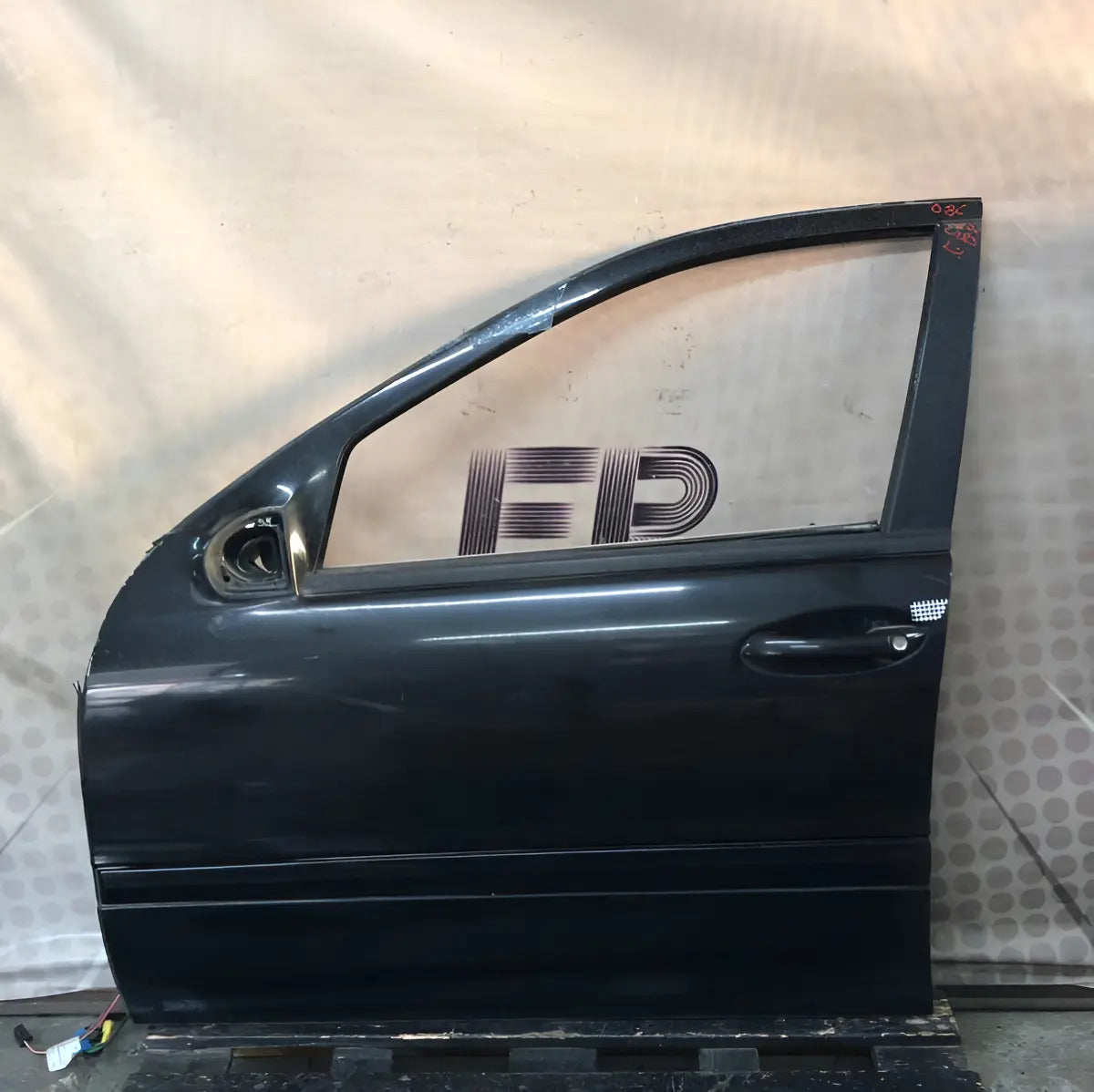 Puerta Delantera Mercedes Benz Clase C 2005izquierda