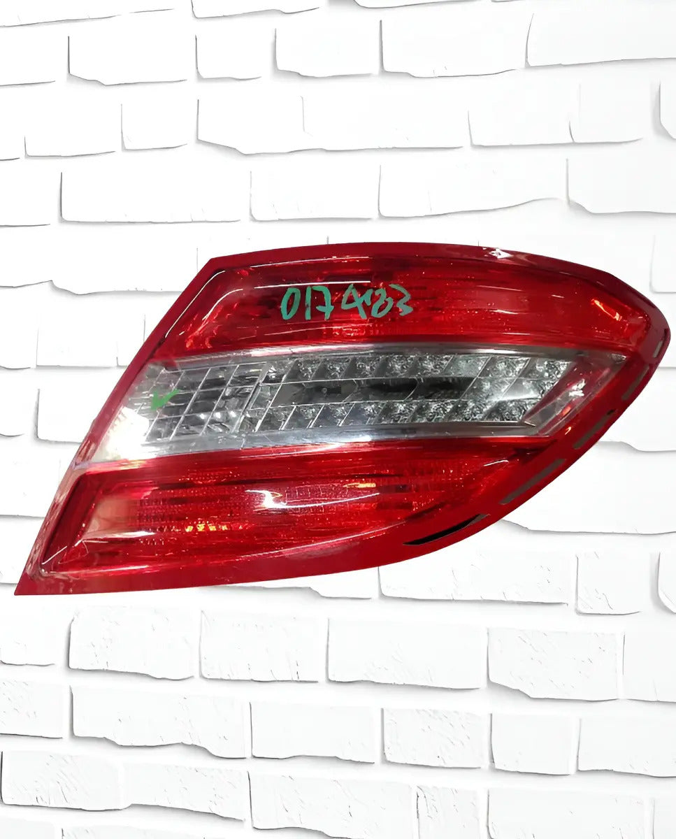 Calavera Mercedes Benz-clase C 2008 Derecho