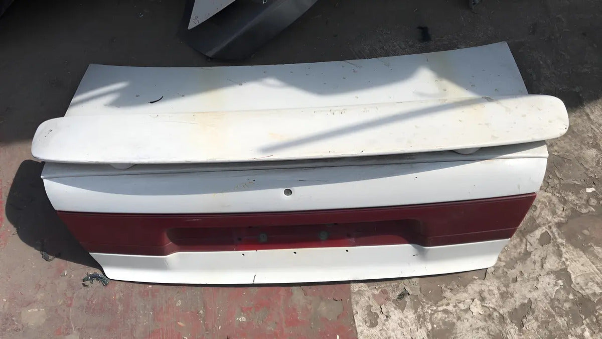 Cajuela Saturn Ion 1998