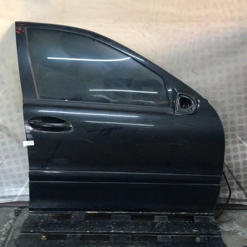 Puerta Delantera Mercedes Benz Clase C 2005 Derecha