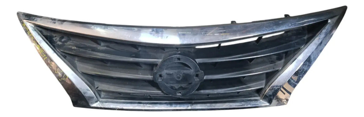 Parrilla Nissan Versa 2016