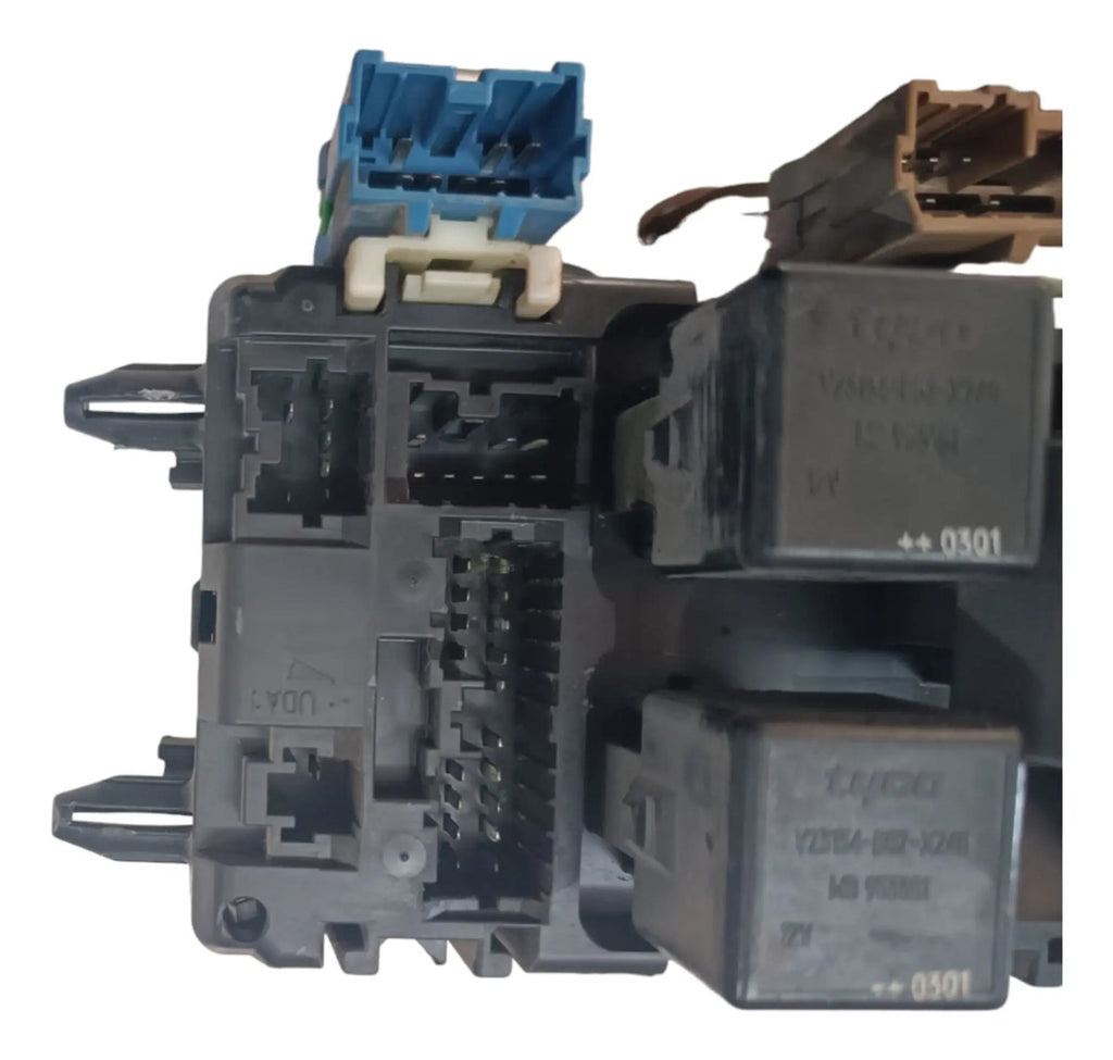 Caja De Fusibles Volvo S40 2003  49010a