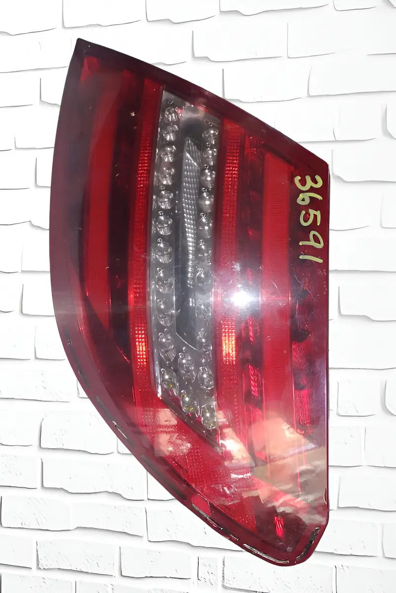 Calavera Mercedes Benz-clase C 2015 Derecho