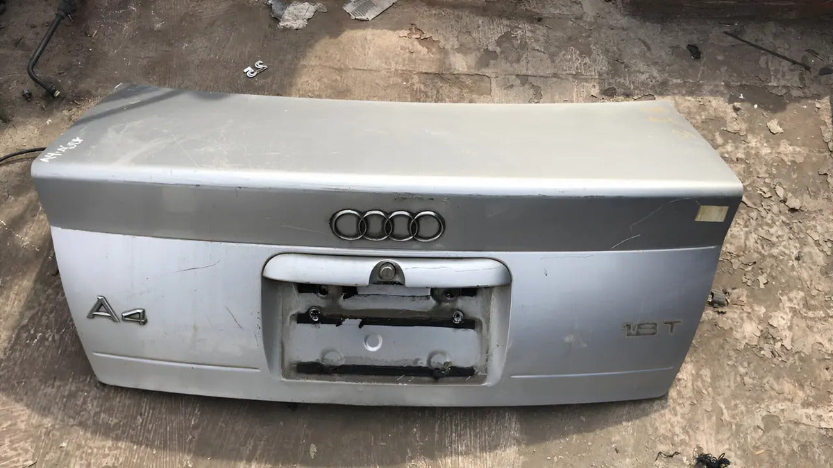 Cajuela Audi A4 2001