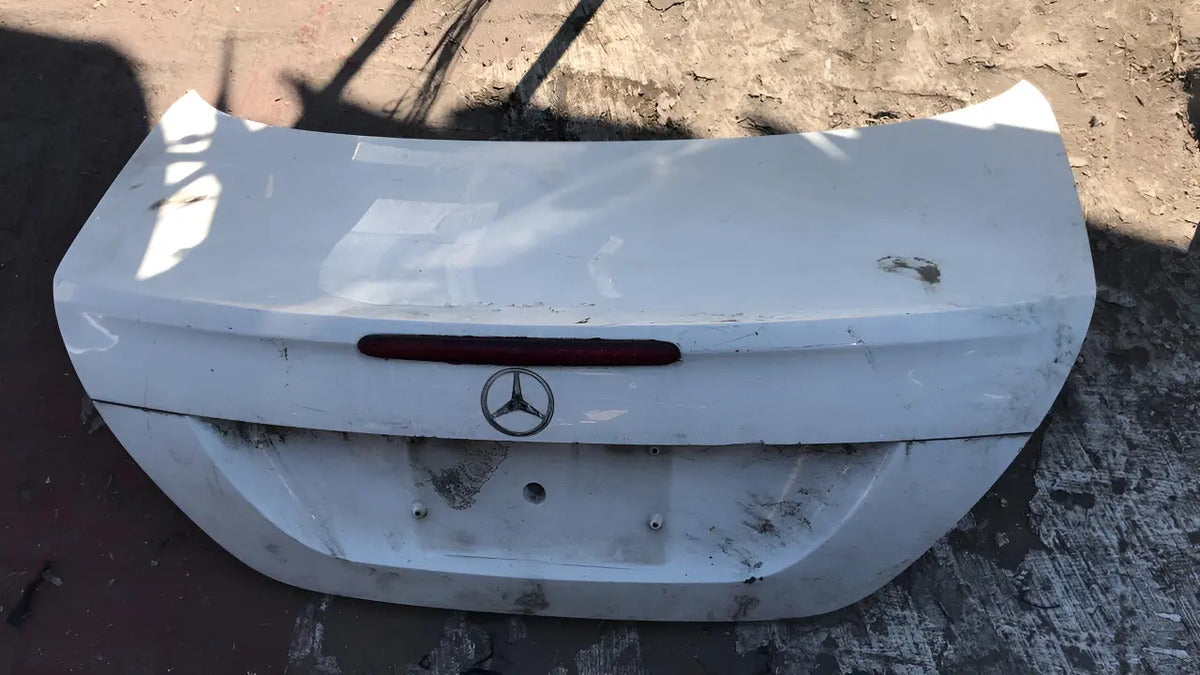 Cajuela Mercedes Benz Clase E 2006