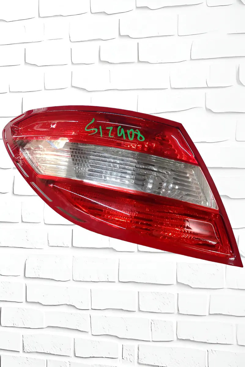 Calavera Mercedes Benz-clase C 2009 Izquierdo