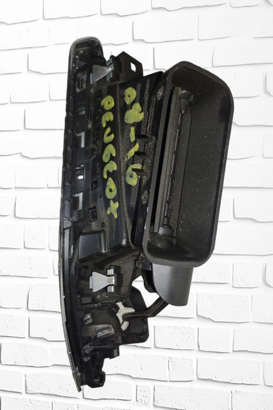 Difusor De A/c Lateral De Tablero Peugeot 2008 2016 Lh