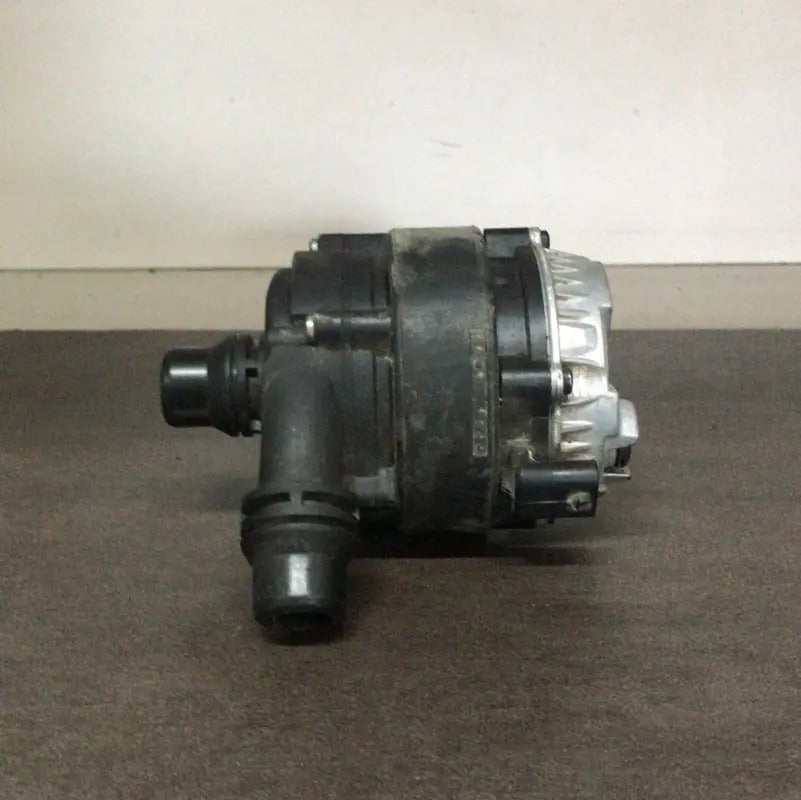 Bomba De Agua Auxiliar Bmw Serie 3 2018