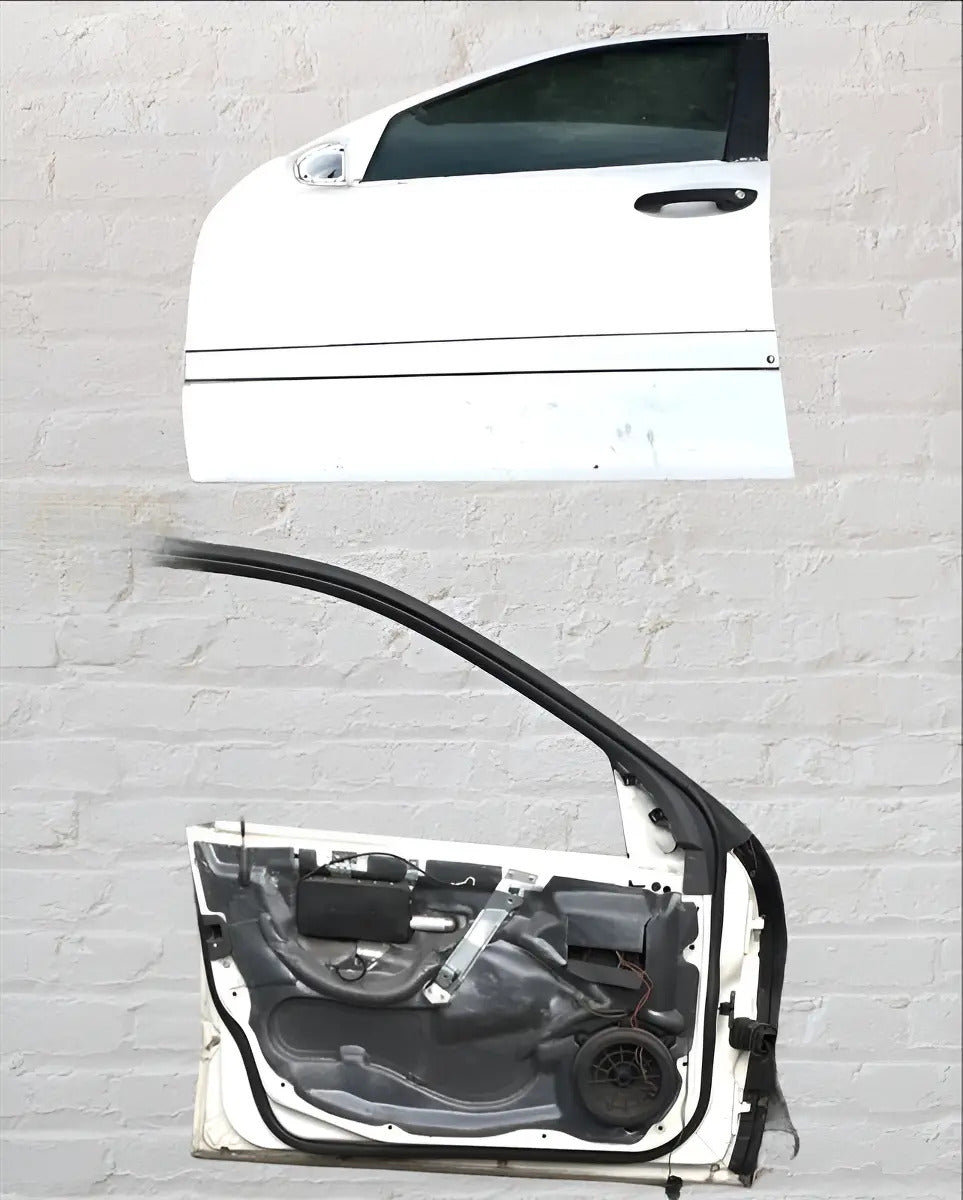 Puerta Delantera Izquierdo Mercedes Benz Clase C 2003